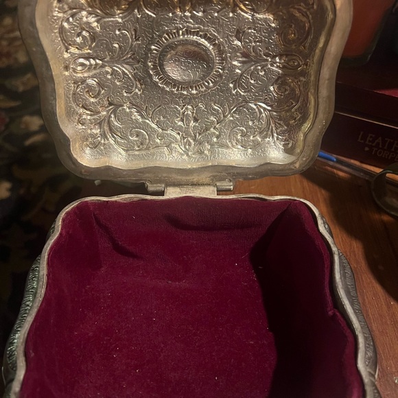 Godinger Trinket Jewelry Box Silver Plate Red Velvet Lining Vintage Victorian - Picture 2 of 3
